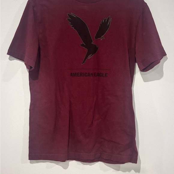 Vintage American Eagle Outfitters Men's Burgundy Tee - Picture 4 of 4